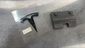 Tesla Badge - Rear (Remove and Replace)