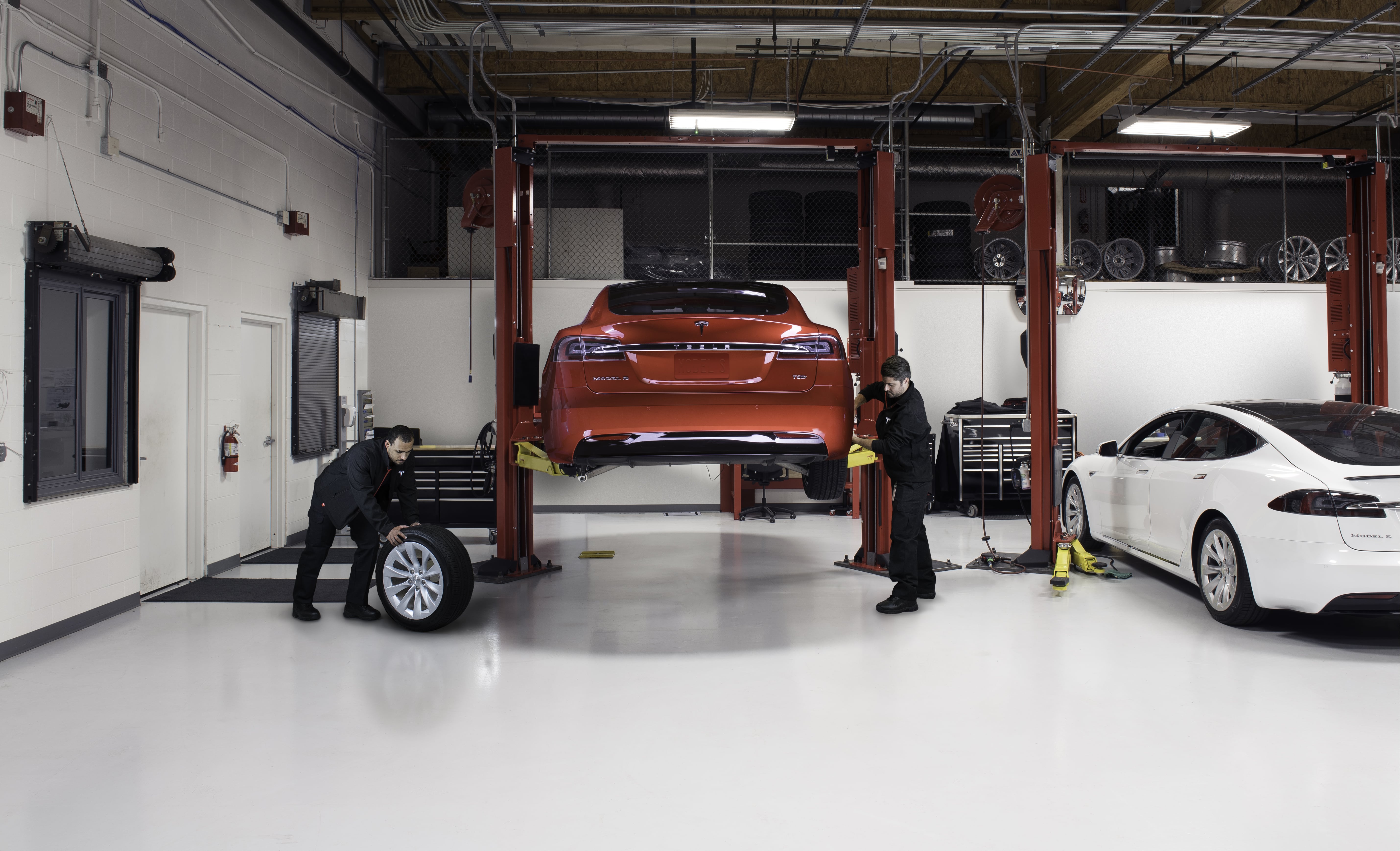 Tesla Approved Body Shop certifikace